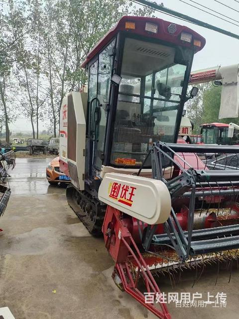 甘孜22年沃得收割机电话议价的图片