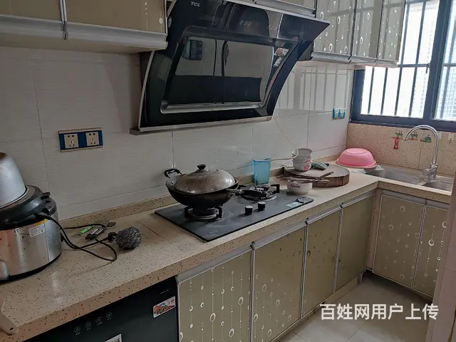 普罗旺斯套房招租的图片