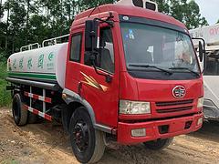 洒水车