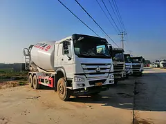 17年国五大14方后八轮亚特搅拌车 豪沃底盘 原版