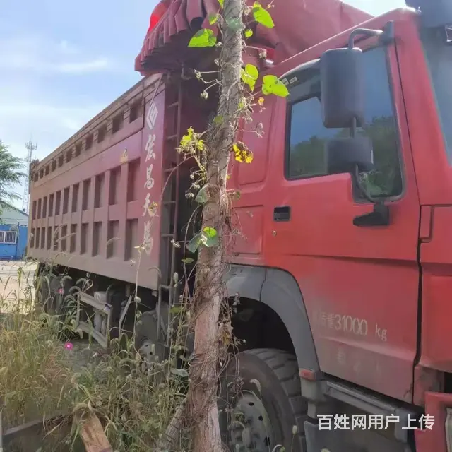 出售6台19年的豪沃7.8米和8米大箱，价格不高。的图片
