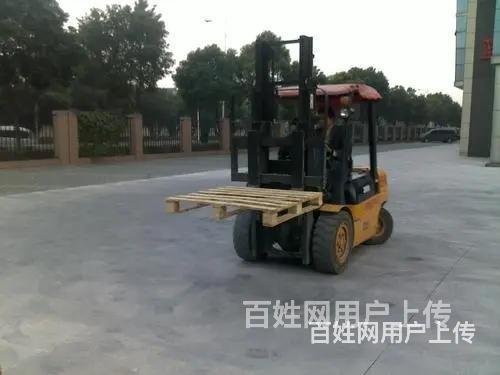 临海吊车出租价格一天是多少大景起重吊装租赁放心的图片