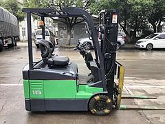 转丰田1.5吨电动叉车，小体积狭窄仓库专用二手叉车
