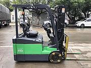 转丰田1.5吨电动叉车，小体积狭窄仓库专用二手叉车