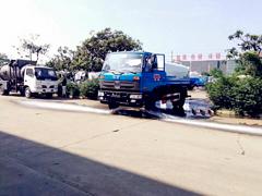 直销国五东风5吨洒水车 厂家价格 质量三包