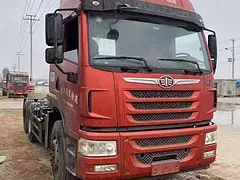 二手解放悍V牵引车 375马力 国五 双驱轻体