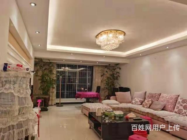 康居广场后面，精装修，家具家电齐全拎包入住的图片