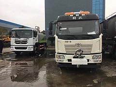 解放12吨洒水车　道路抑尘车价格 现车厂家直销电话