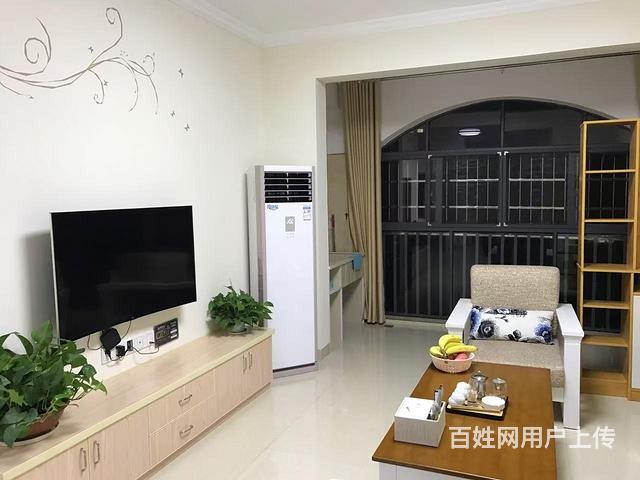 寻找优质租户，房屋配备自有免费车位的图片