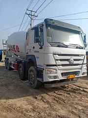 转让二手豪沃搅拌车 18年 大20方 380马力