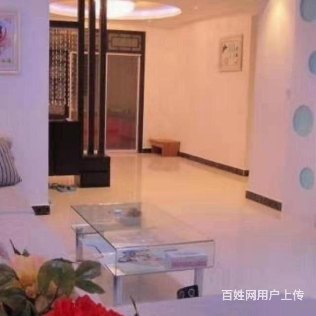 精装一室一厅一卫出租的图片