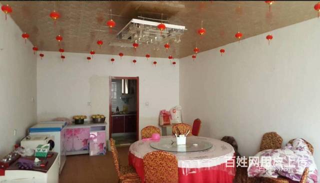 柴达木西杏园仓库住房的图片