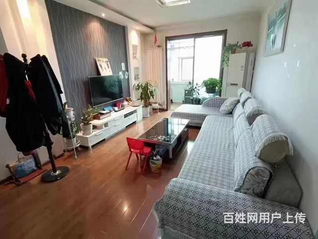 兴粮小区 普通住宅 精装修暖气双证的图片