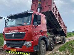 出售精品原版豪沃T7国五8米前四后八自卸翻斗车