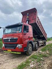 出售精品原版豪沃T7国五8米前四后八自卸翻斗车