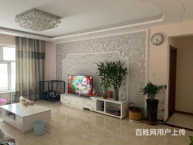 腾阳华瑞园 3楼 大平台 精装 可以小议的图片