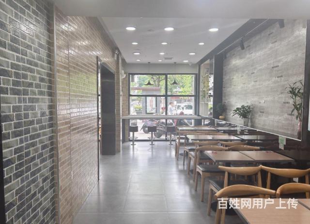 紧挨学校 人流量大 生意好做 随时来看的图片