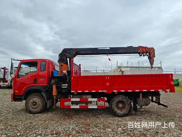 二手重汽小黄牌130马力随车吊的图片