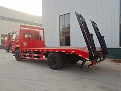 拉150挖机的黄牌平板拖车 东风单桥挖机拖板车