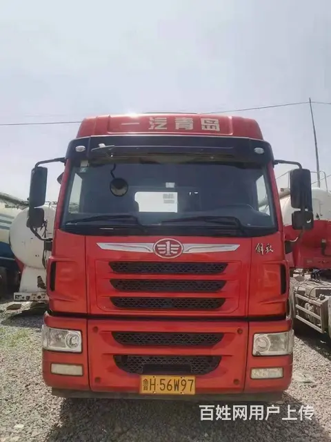 二手解放悍V牵引车 375马力 国五 双驱轻体的图片
