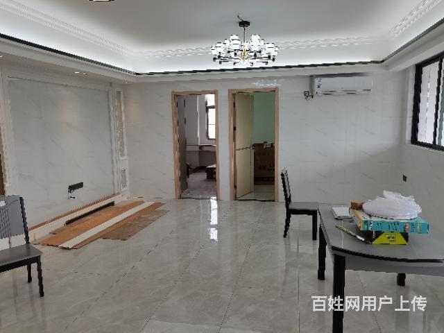 普宁四小全新三房精装修雅楼层的图片