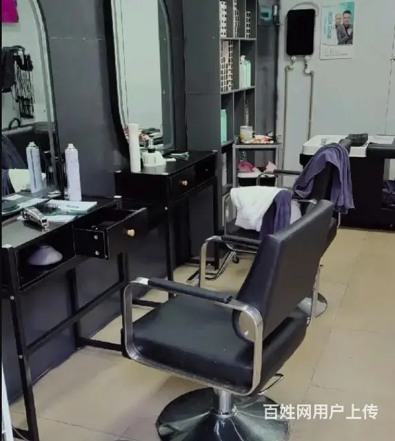 （速转店）理发店低价转让 设备齐全 室内干净 客流大生意稳定的图片