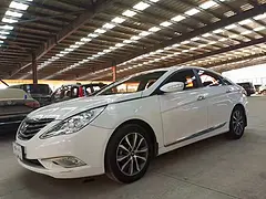现代 索纳塔 2013款 第八代索纳塔 2.0 手自一体 顶