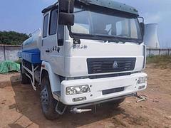 宝鸡出售14年原装库存15方洒水车 车况好