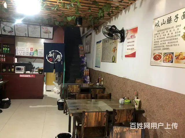 急转闹区营业中加盟快餐店低价转让的图片