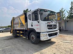 急售一台东风D9二手压缩垃圾车 仅用一年