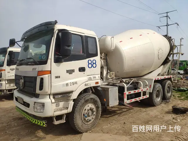 低价出售二手欧曼搅拌车  大14方，后八轮，国五，的图片