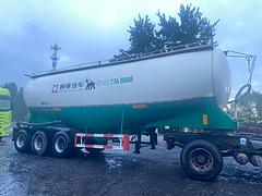 出售18年45方通亚牌水泥罐车