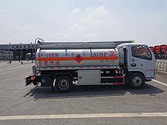 2手8吨加油车工地5吨流动加油车
