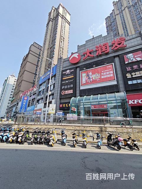 大润发广场 整层753平米出租 低于市场价的图片