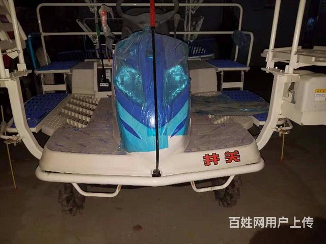 农机合作社出售一批日本井关乘坐式六行汽油插秧机的图片
