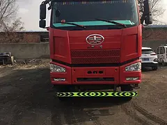 17年国五解放J6P重型前四后八自卸车，货箱8米2