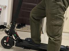 九成新电动滑板车
