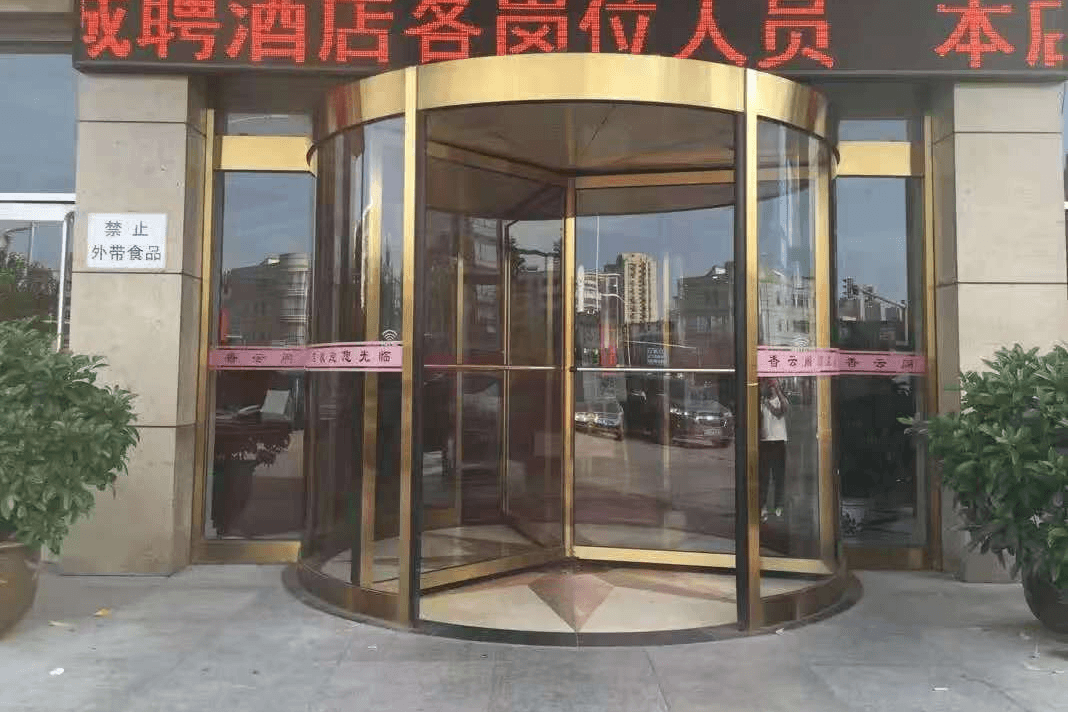三翼手动旋转门