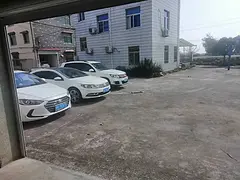 交通方便 停车方便 可进出大车，水电齐全好停车 干净卫生