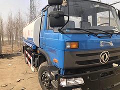 市内三优企业指定厂家，订制洒水车加油车