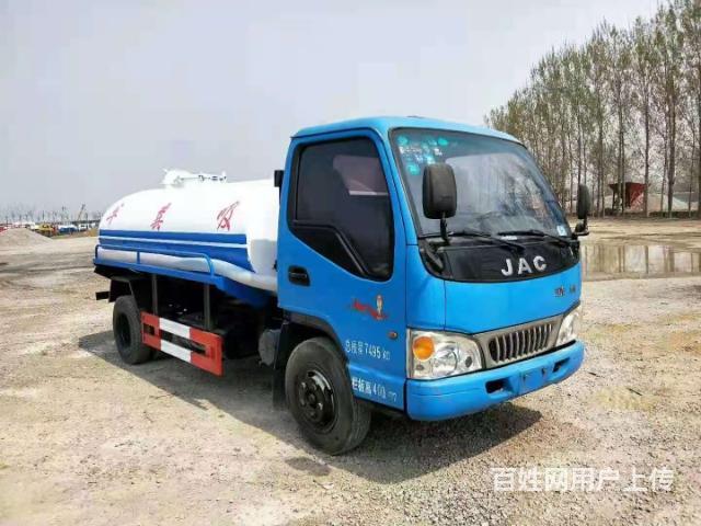 出售六轮吸粪车 三包一年的图片