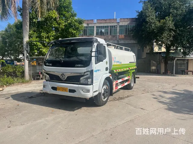 国六10方洒水车的图片