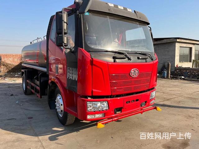 洒水车加油车雾炮除尘车厂价直销的图片