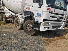 二手豪沃搅拌车380马力国四前四后八15年大22方