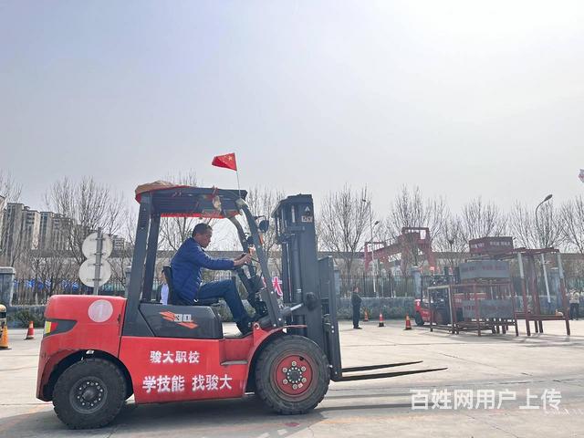低压电工零基础培训随到随学高级电工培训班报名电焊培的图片