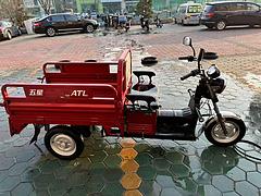 三轮摩托车