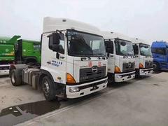 多台18年国五4*2单驱300马力广汽日野牵引车