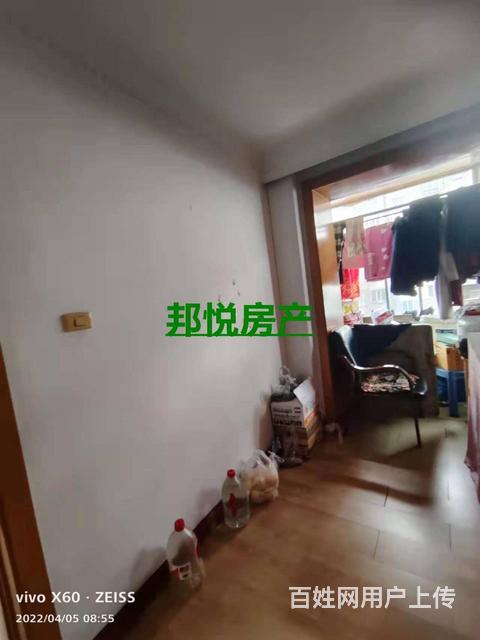 兴安台红旗街2楼58平6.5万 普通住宅 简单装修的图片