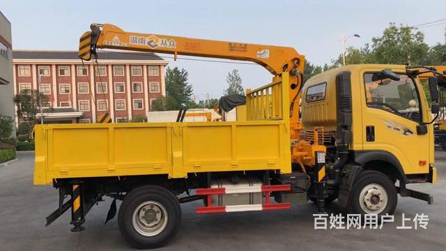 蓝牌重汽王牌2吨4吨5吨随车吊 免费上牌的图片