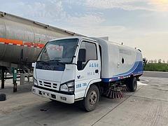 15年国四中型道路清扫车，车况好